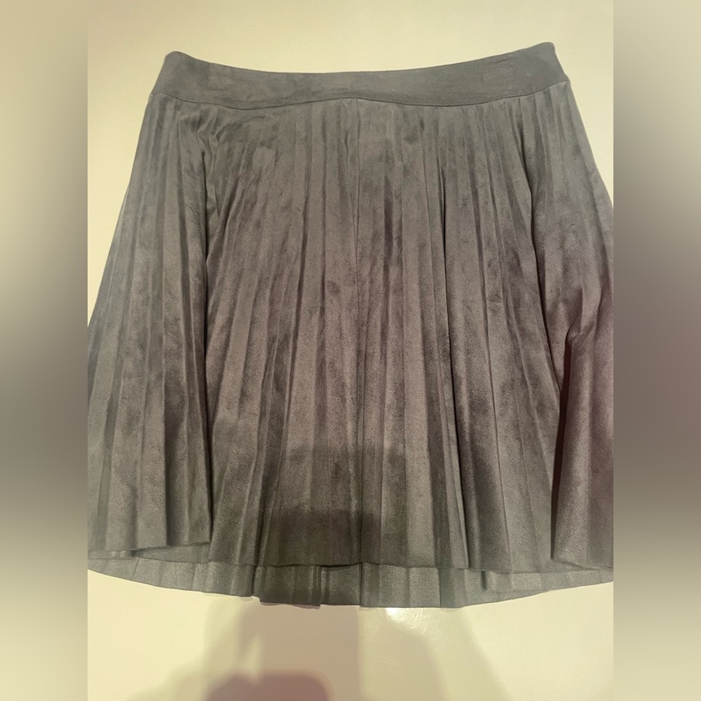 Vineyard Vines Pleated Faux Suede Mini Skirt Academia Size